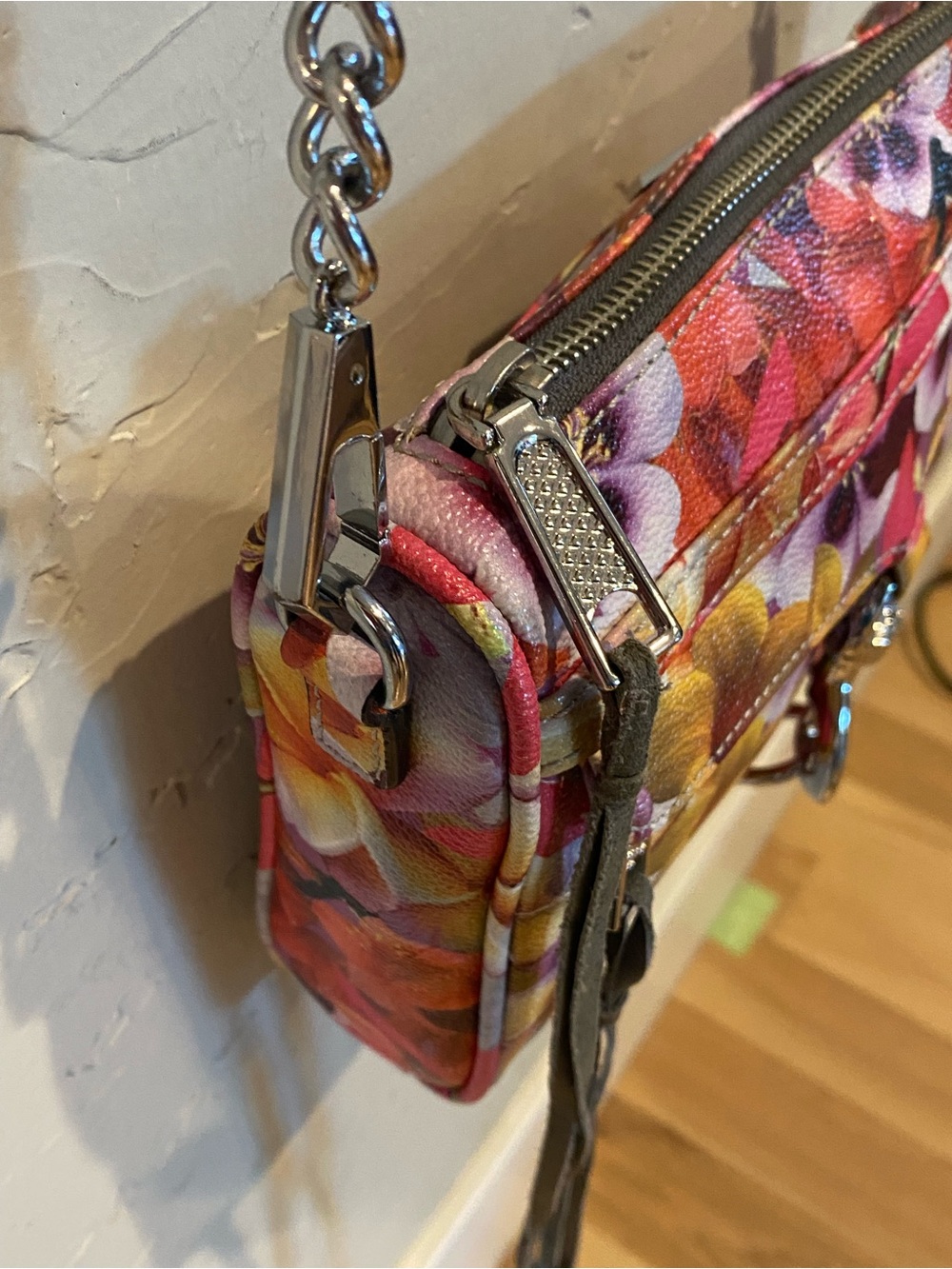 Rebecca Minkoff EUC Floral Crossbody Bag with chain detail strap & suede strap - Picture 5 of 11